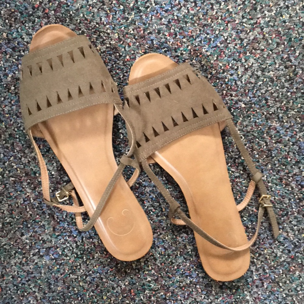 Sandal flats
